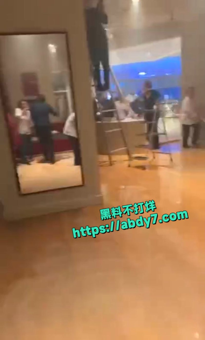 重庆星光68商场女子服装店纵火7