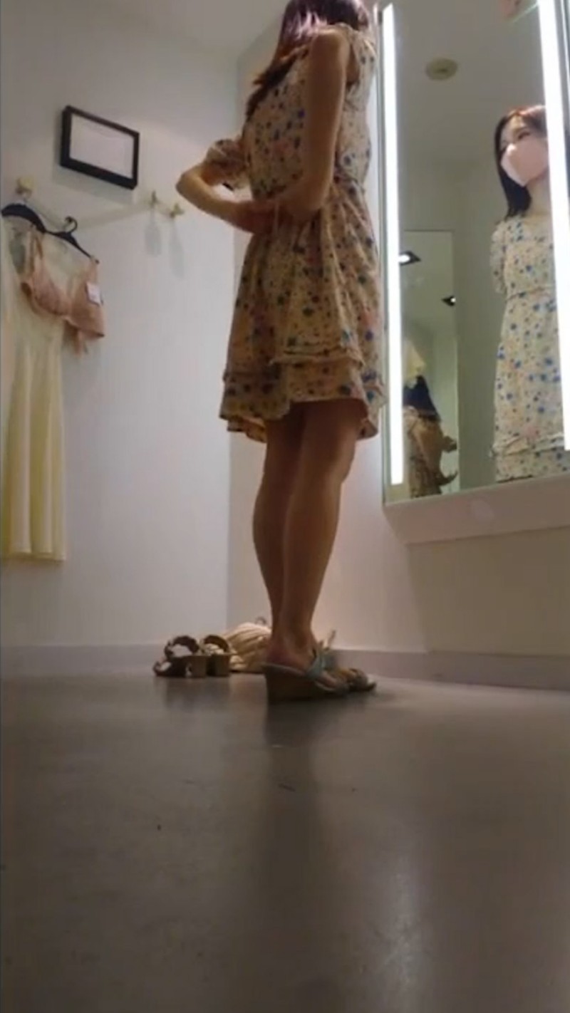 性感少妇换装沐浴 10