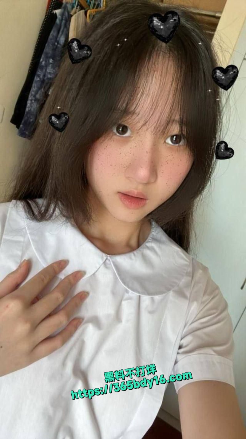 黄瑜琪被男友泄密发骚揉奶自慰视频3