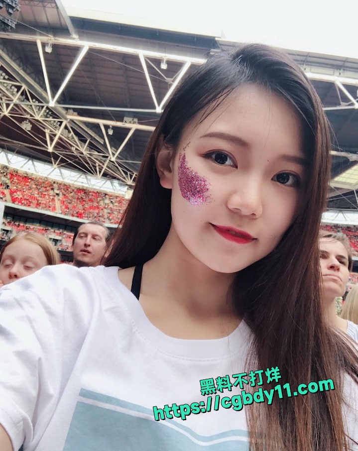 中石油国际杨溢生活照4