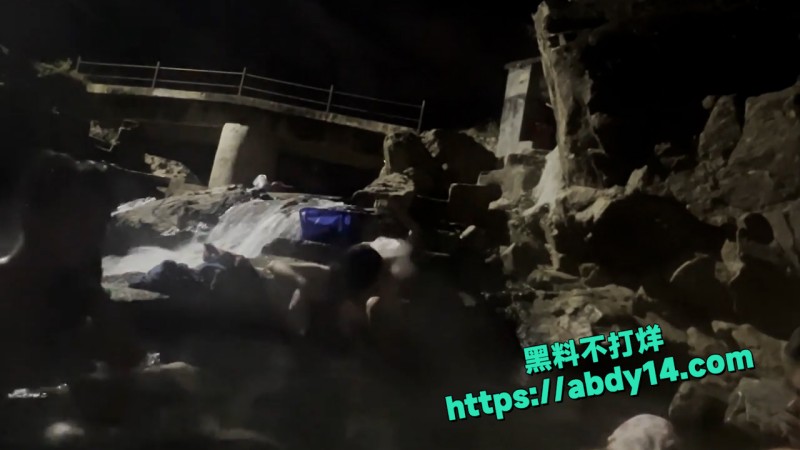 大胆露出无视路人 13