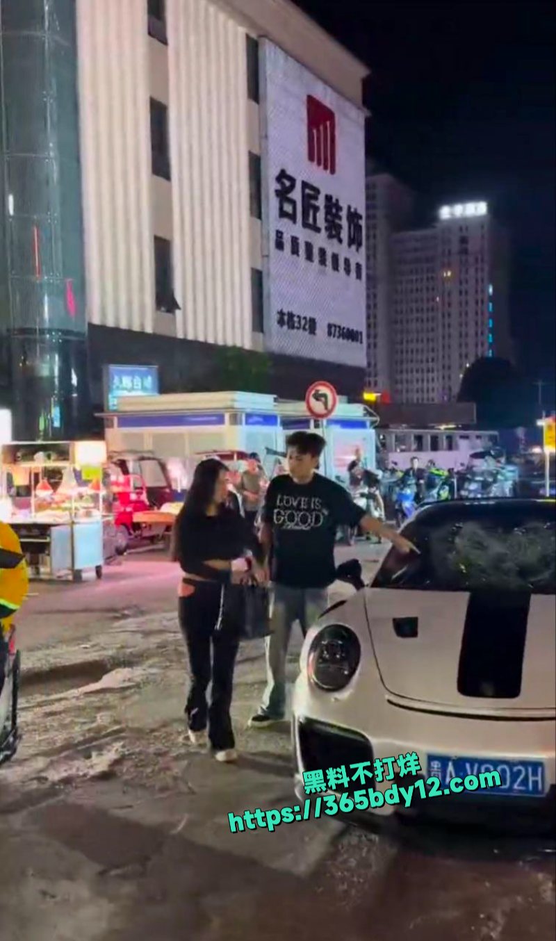 贵阳911事件女子砸车3