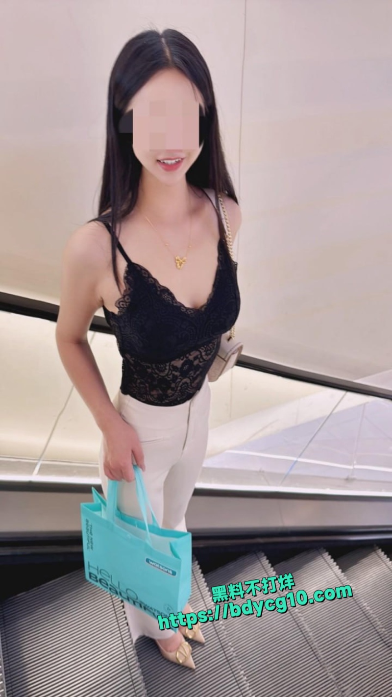 暴力剪烂姐姐的美臀喇叭裤1