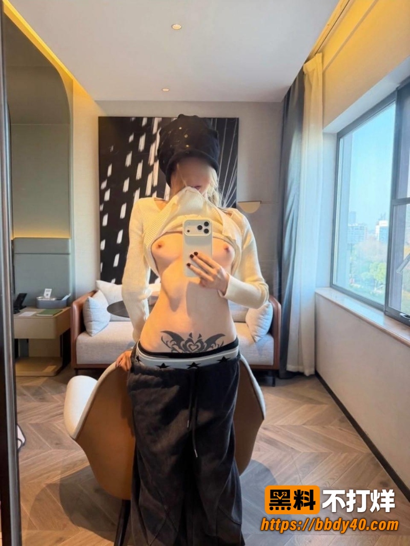 推特清纯脸福利姬Duvet 57