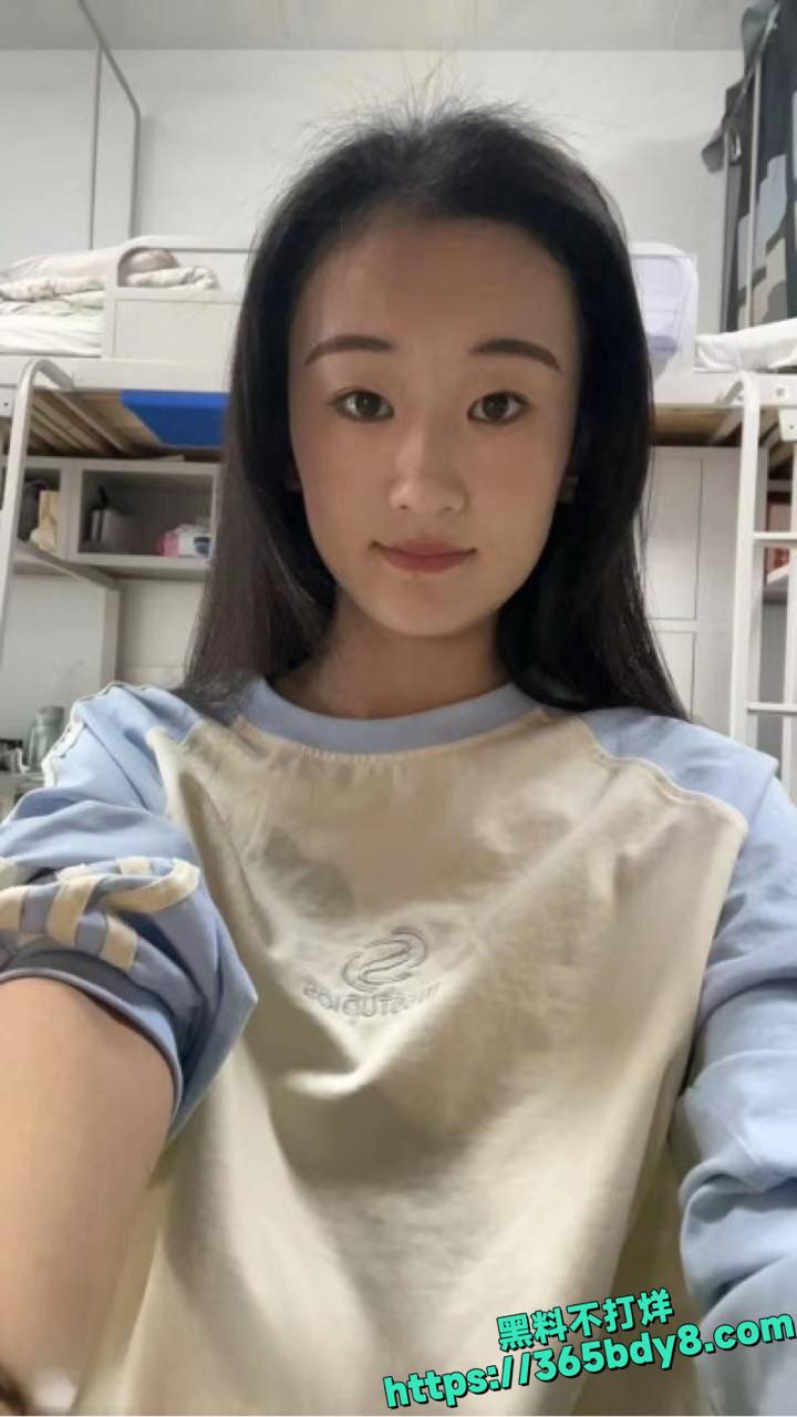 清纯大一小师妹反差视频泄密3
