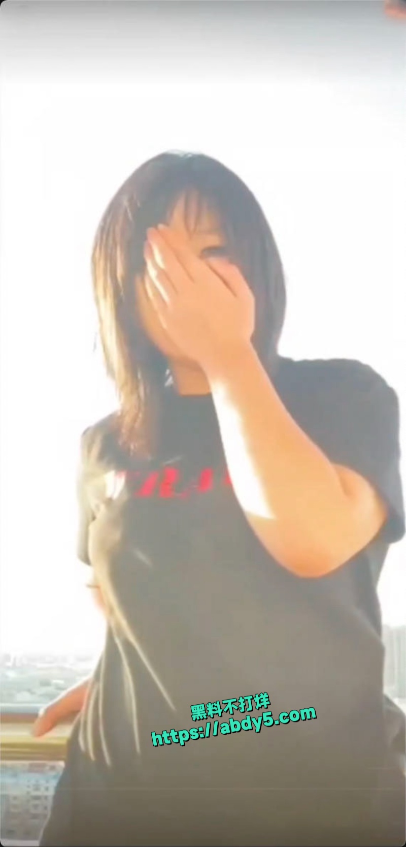 吉林松原15岁哥特少女直播跳楼视频流出 5