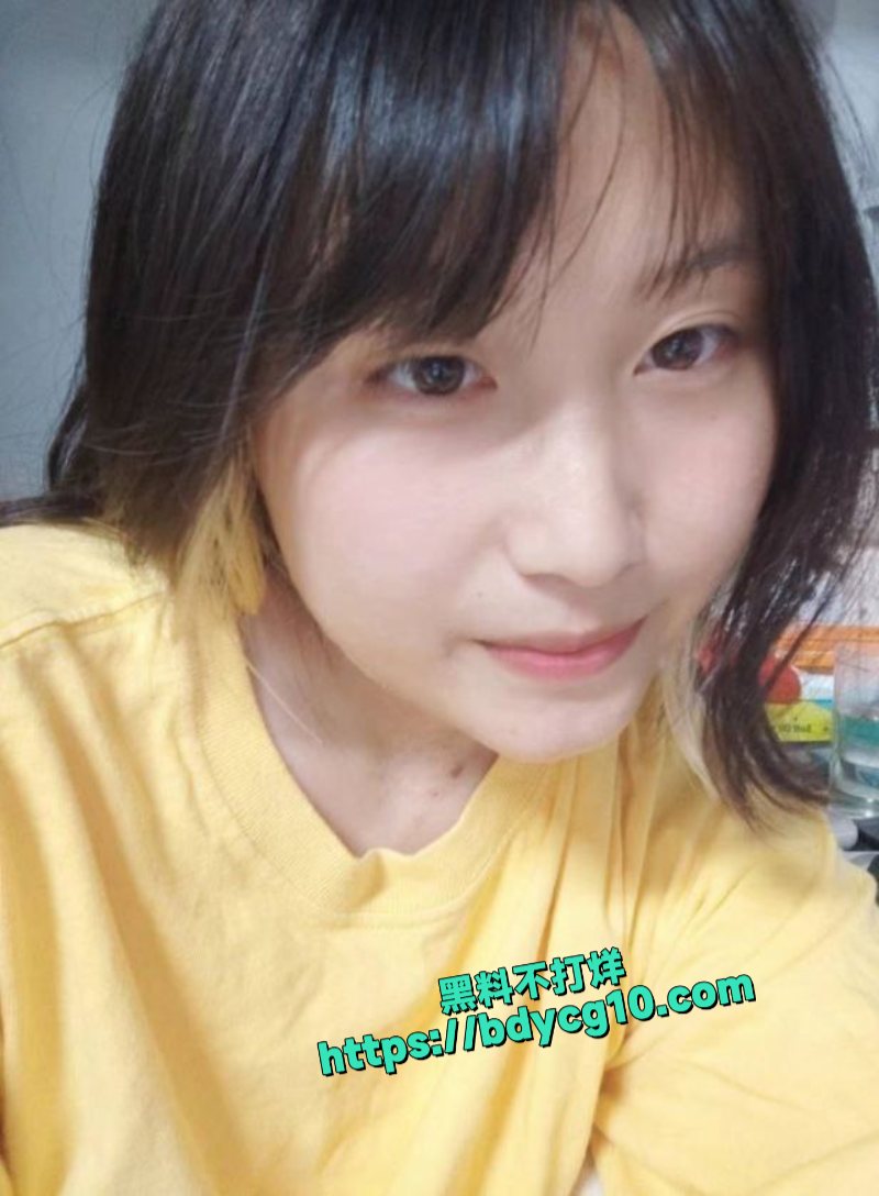 肉肉的女友这白虎逼看起来就舒服就是稍微黑了点1