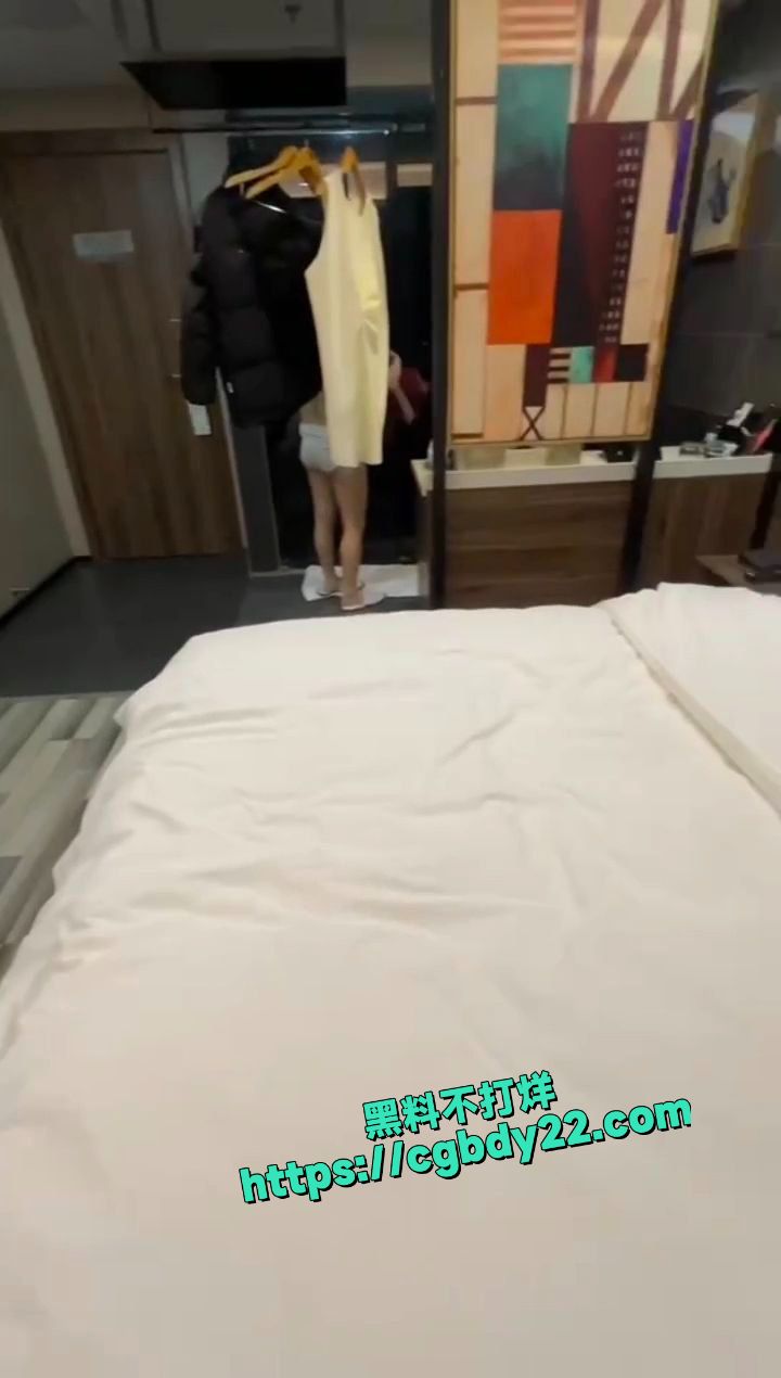 约上我那骚妈下午去酒店做爱6