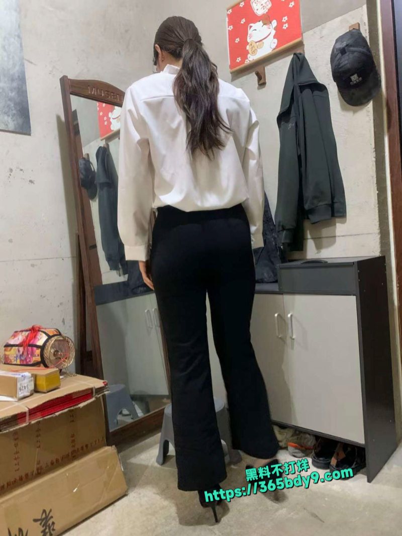 河南刘雯遭行长潜规则为了生活只能忍气吞声3