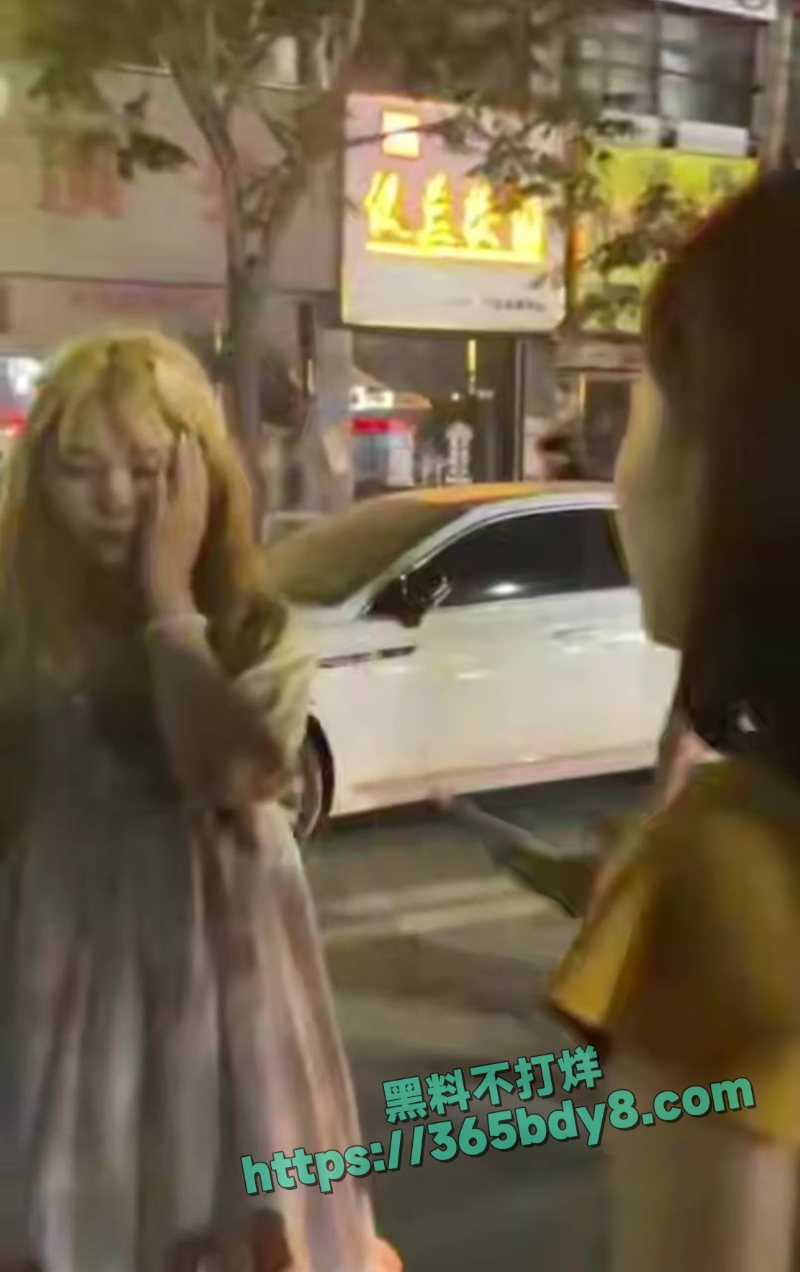 男的和前女友没断干净前女友就带人打现女友4