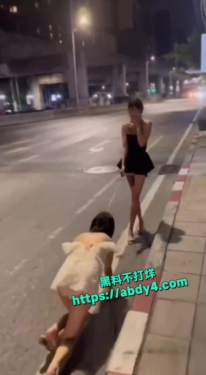 广东街头小仙女爬行拍摄4