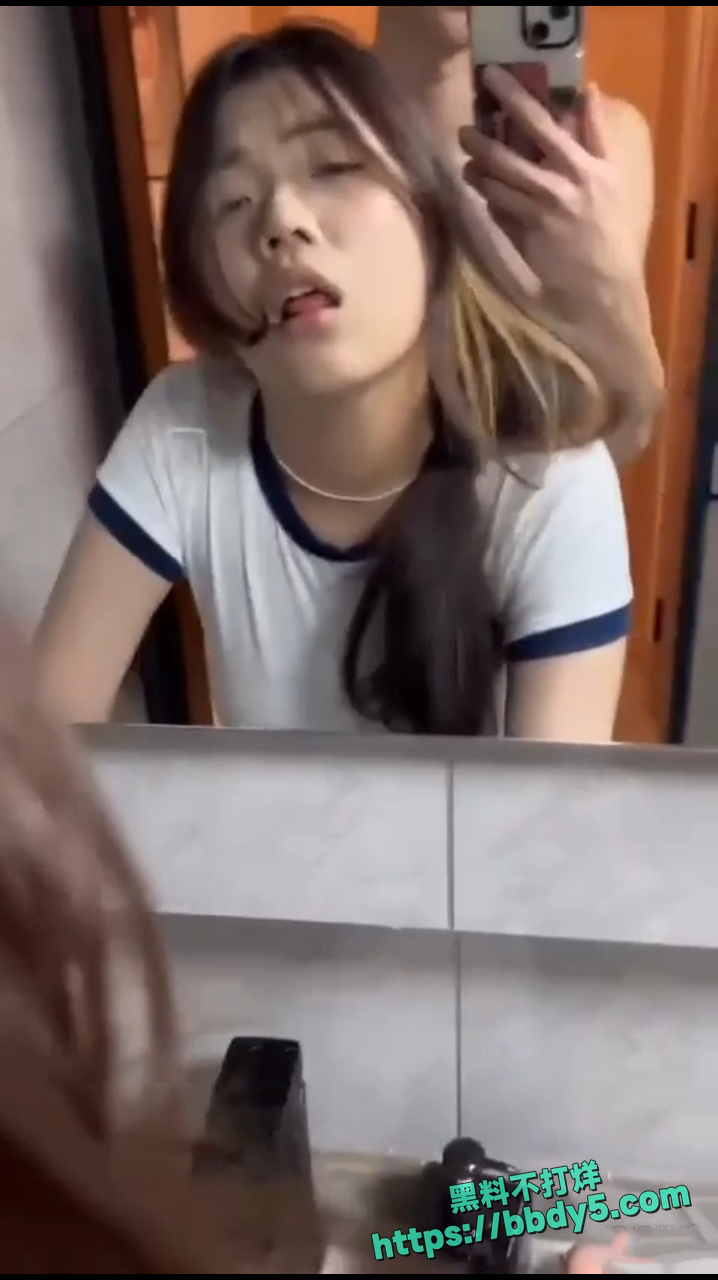 大奶学姐和体育生学弟闹分手1