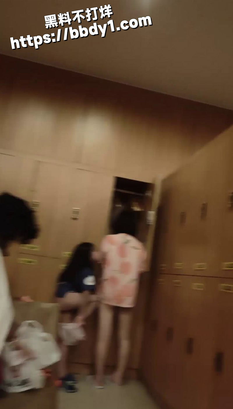 顶级反差巨乳少妇学生妹