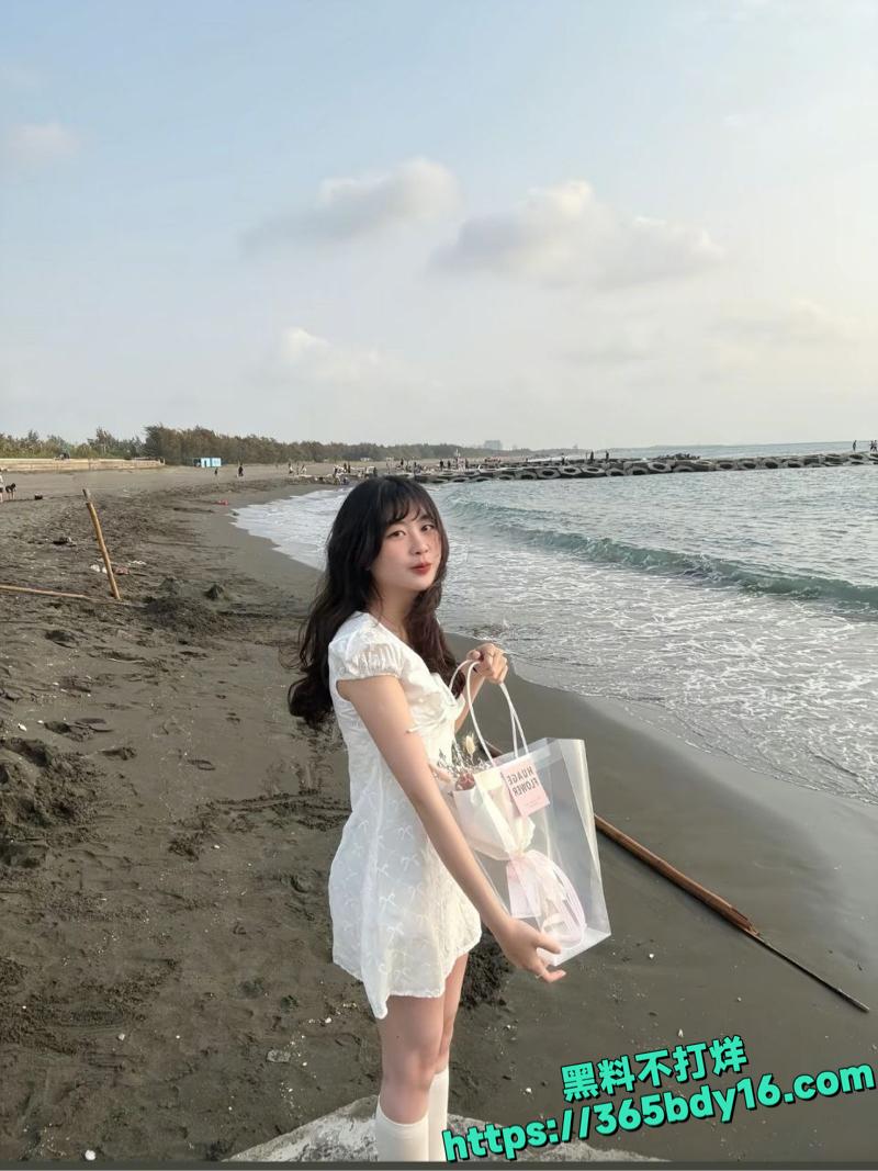 台湾小妹嗲声私拍流出 12.