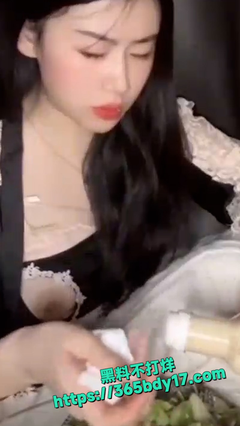 抖音骚气少妇冯笑笑 14