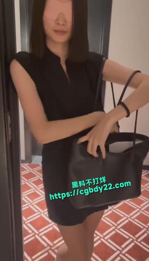反差母狗出轨自己老公傍上富哥   被操的时候还发语音羞辱自己的老公2