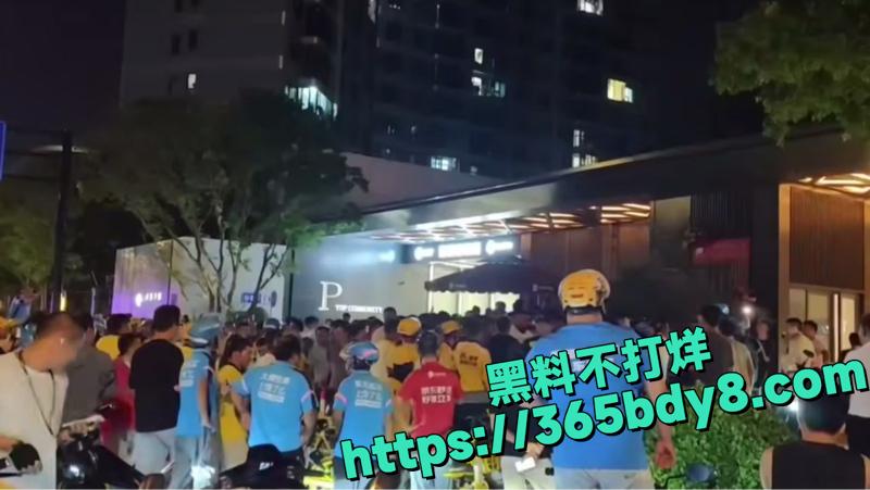 上海浦东外卖骑手抗议2