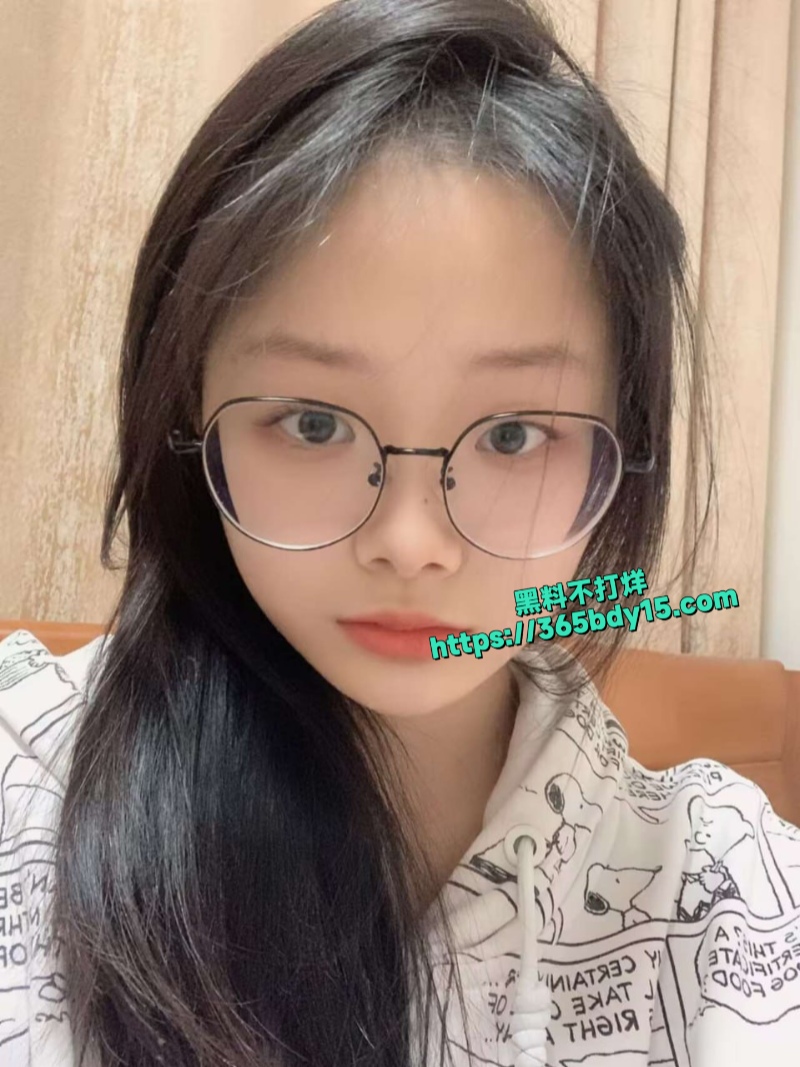 眼镜反差婊学生妹1