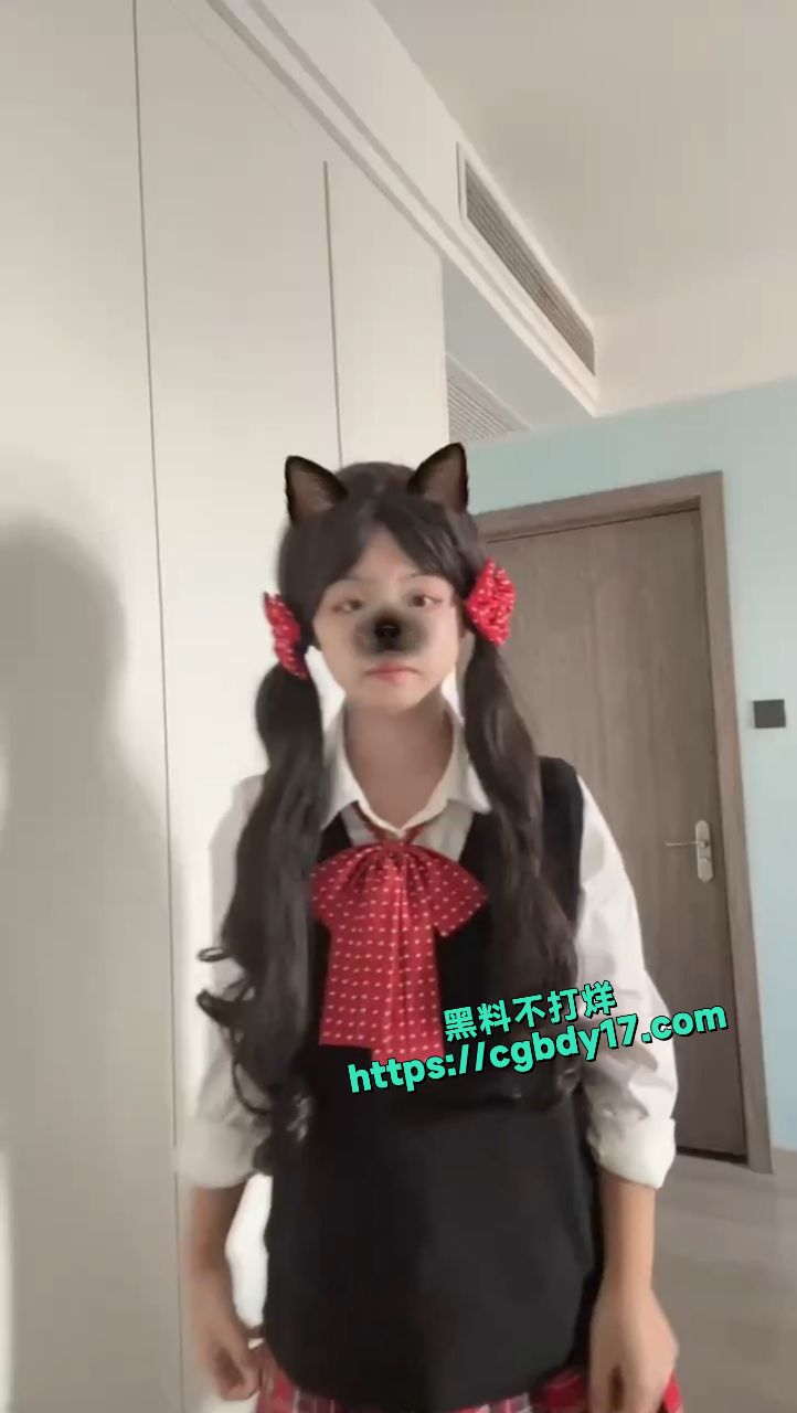 刘怡婷学校里是个好学生乖乖女，网上是个反差母狗6