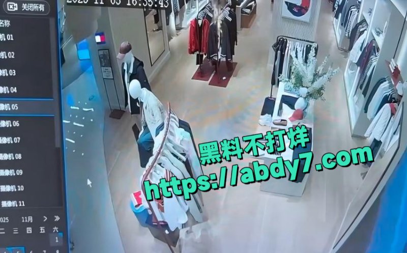 重庆星光68商场女子服装店纵火3