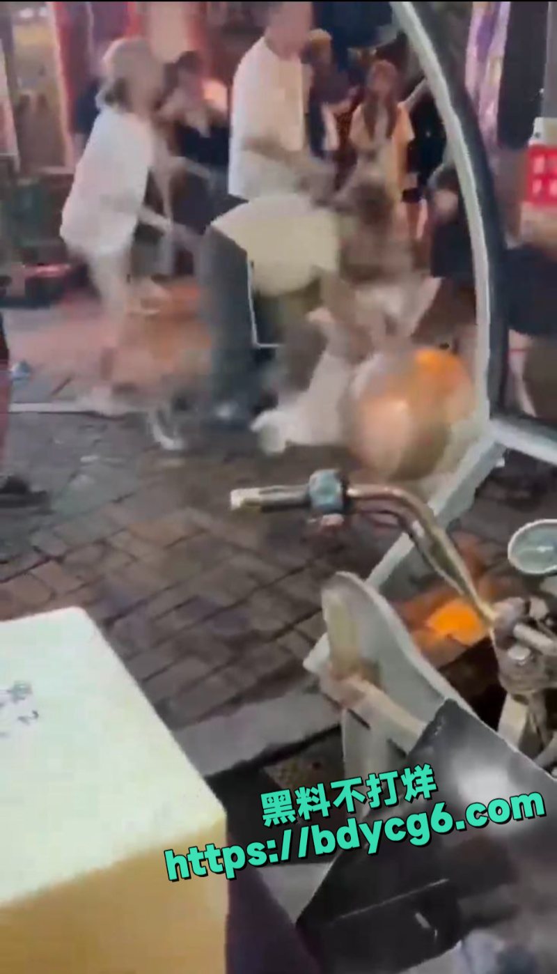 抖音精神母女小乔1