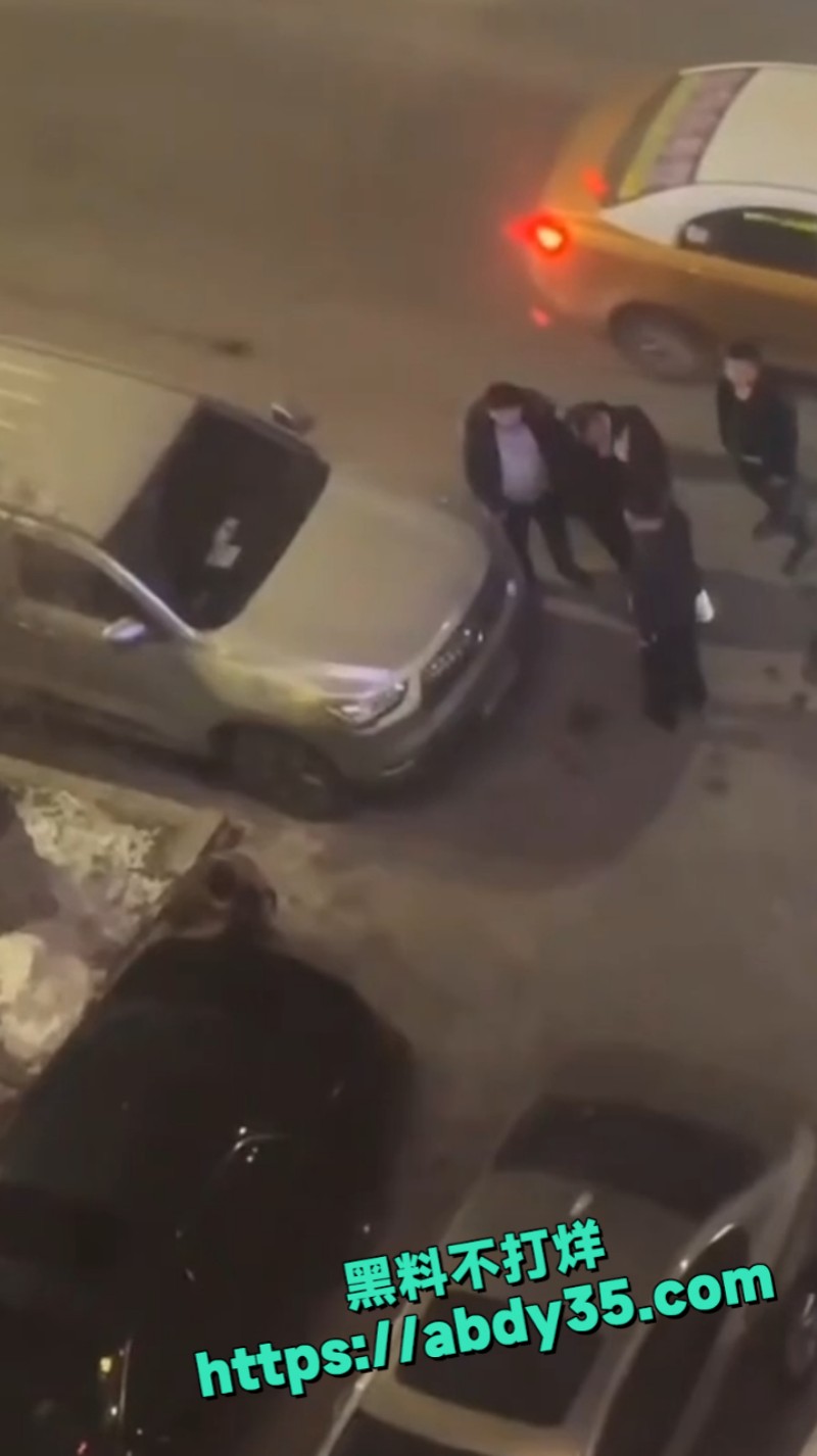 男子跟人发生矛盾 4