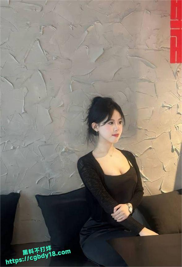 浙江丽水21岁女大俞佳林2