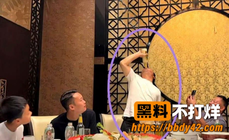 贾冰被偷拍事件引争议2