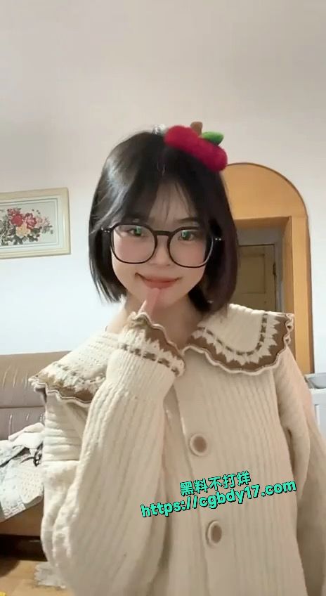 海南大学生胡欣怡，被学长网调视频曝光还是个处女1