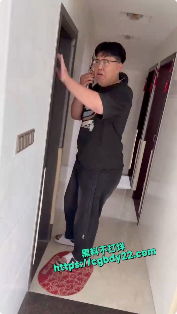 离谱到家，给朋友打完飞机告朋友猥琐2