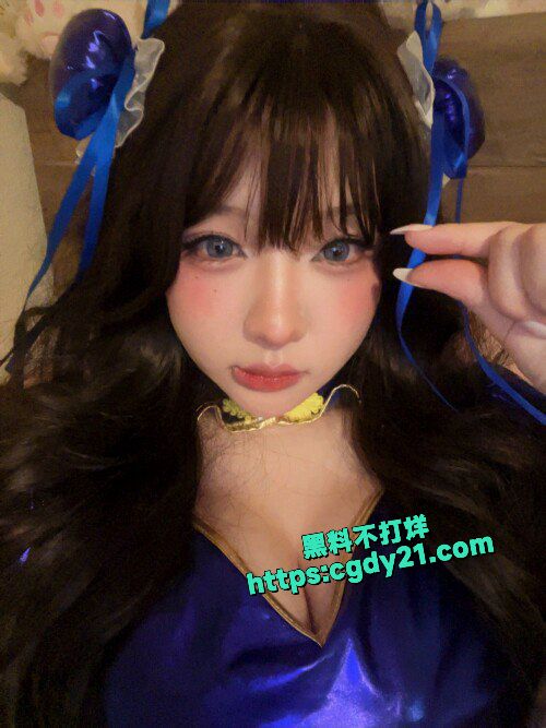 Coser巨乳福利姬少女 manekinekoluvu3