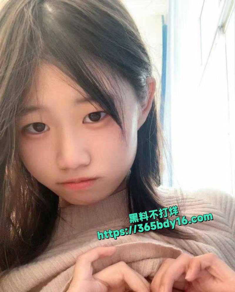 某知名大学校花被金主爸爸在房间调教口交3