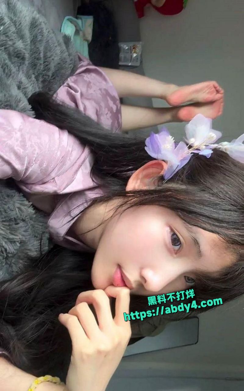大腿修长美女自拍3