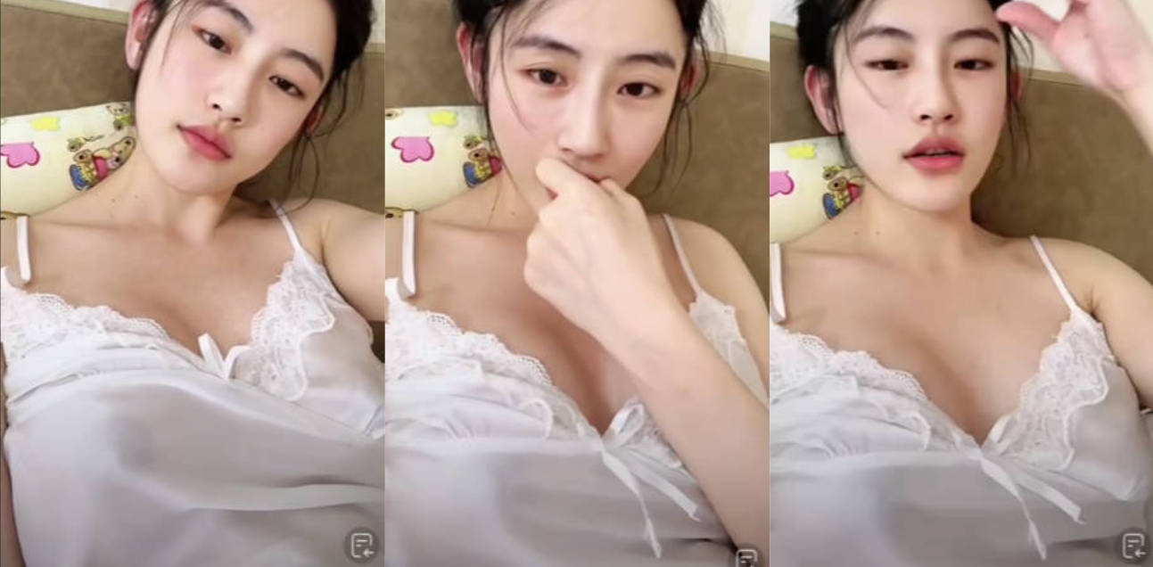 抖音皮皮 直播间找到流量密码 透明内衣露巨乳 奶头又黑又大 一眼便知是吸精母狗！