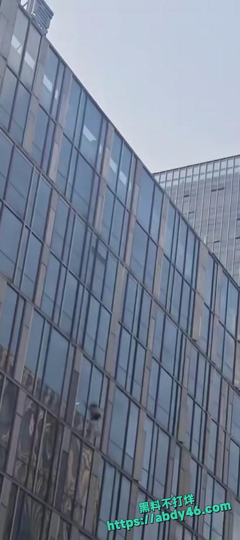 济南汉峪金谷跳楼事件06