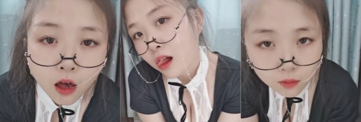 喊你来做爱 你却要来放尿 成都巨乳眼镜妹 张素雪 气场全开 裸聊视频一开 全场她主宰 逼洞大开大合！