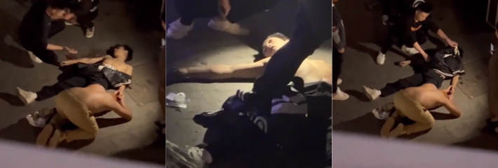 黄毛的忏悔!一黄毛跪在地上一直给一个躺在地上疑似死亡的半裸男子磕头 这是打架了还是喝酒了？