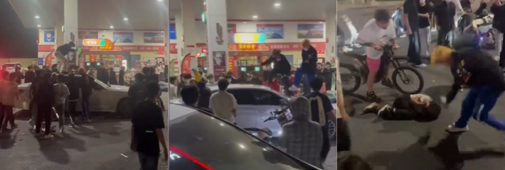 山东一群黄毛精神小伙打架砸车 看这个架势还以为是在美国 精神小伙的世界真丰富多彩