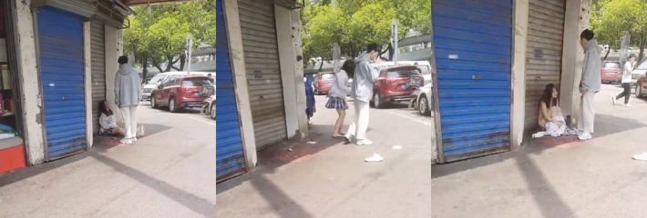 奇葩小情侣大街上闹脾气脱衣服报复！惹到小仙女的后果真是颜面尽失！