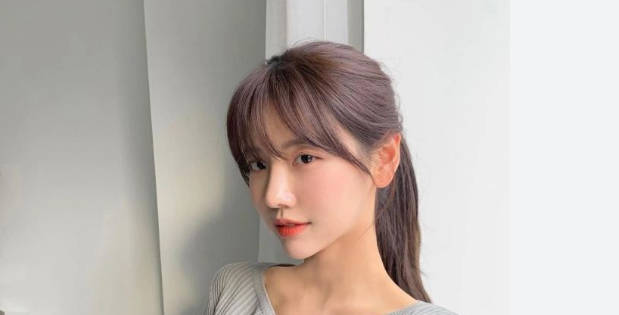清纯美女大学生 巨乳狂晃浓毛蜜穴狂喷 疯狂自慰到腿软尖叫