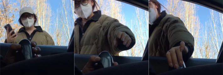 街头搭讪大神勾引路人眼镜妹要求为其扶着飞机杯 绝对是淫之大才！
