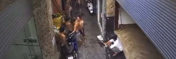 越南芹苴 两兄弟持刀互相残杀 弟弟用刀把哥哥当场捅死 亲兄弟是如何反目成仇的
