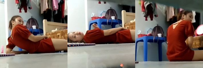 偷拍美女上厕所 竟发现自慰现场 床底偷拍室友自慰 感觉要被发现了