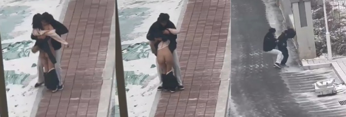 东北某学校大冬天雪地惊现裸女 和男友闹脾气一言不合就脱光！妹子你这思维有点惊奇呢