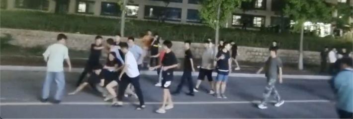 山东技师学院酗酒闹事 学生醉酒后从一楼骂到二楼 酒醒后学生会对其群殴！
