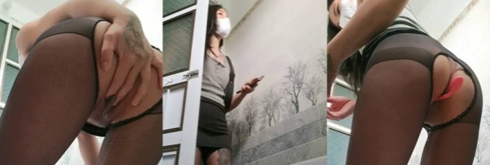 办公楼女厕全景偷拍黑丝大长腿美女秘书往B里塞跳蛋 骚的要死 拉完尿还要揉下骚逼！
