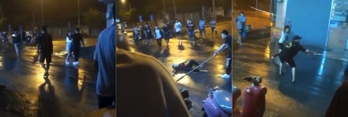 桂林精神小伙 大晚上不睡觉拿起砍刀街头卖艺!