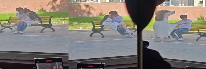 兰州外语学院情侣校园大胆缠绵！宿舍楼外长凳激情扣逼，同学围观直呼太会玩