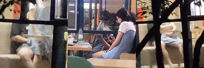 大学生情侣在食堂行苟且之事被同学偷拍曝光！眼镜学妹当众掀裙在食堂玩骑乘