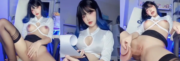 高颜值女大精神小妹 黑丝制服诱惑 露脸自拍 假屌自慰白虎骚穴 娇喘声把撸点拉满